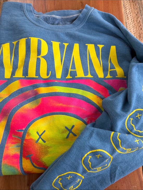 NIRVANA Tops - Nirvana Sweatshirt